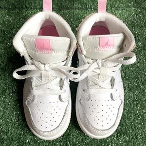 Jordan 1 Mid Paint Drip